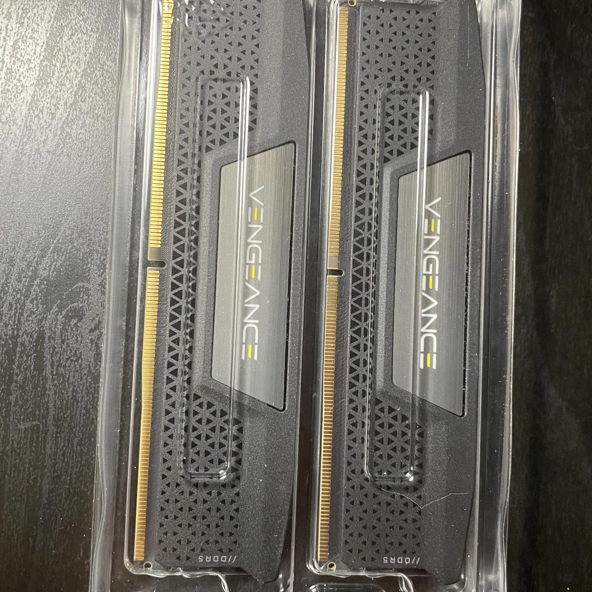 Corsair VENGEANCE 32GB (2x16GB) (DDR5-5600) CL36