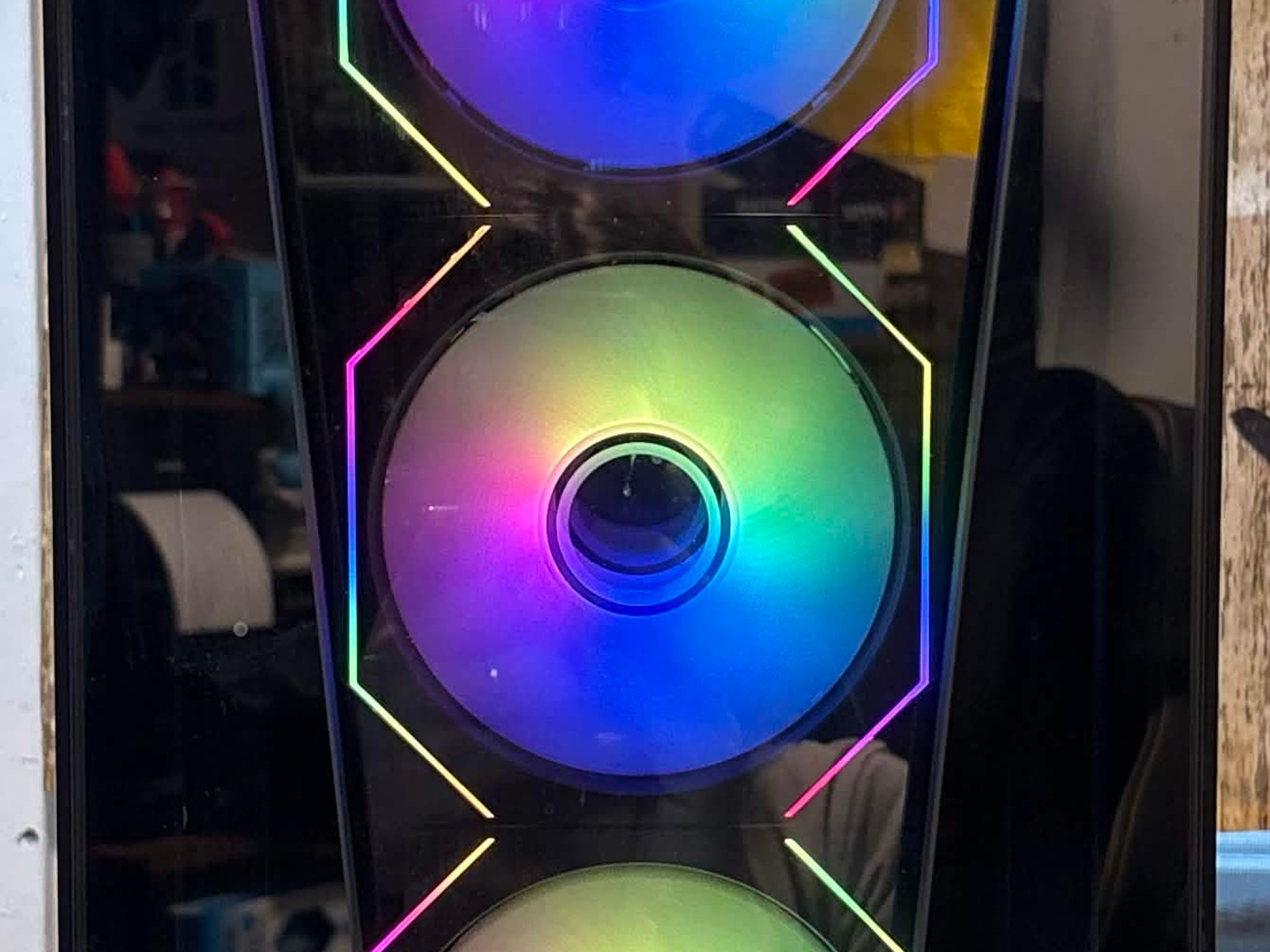 Black Cat Customs Shadowclaw Gaming PC – RX 6600 XT 8GB / i3-10105 / 16GB RAM / 1.25TB Storage