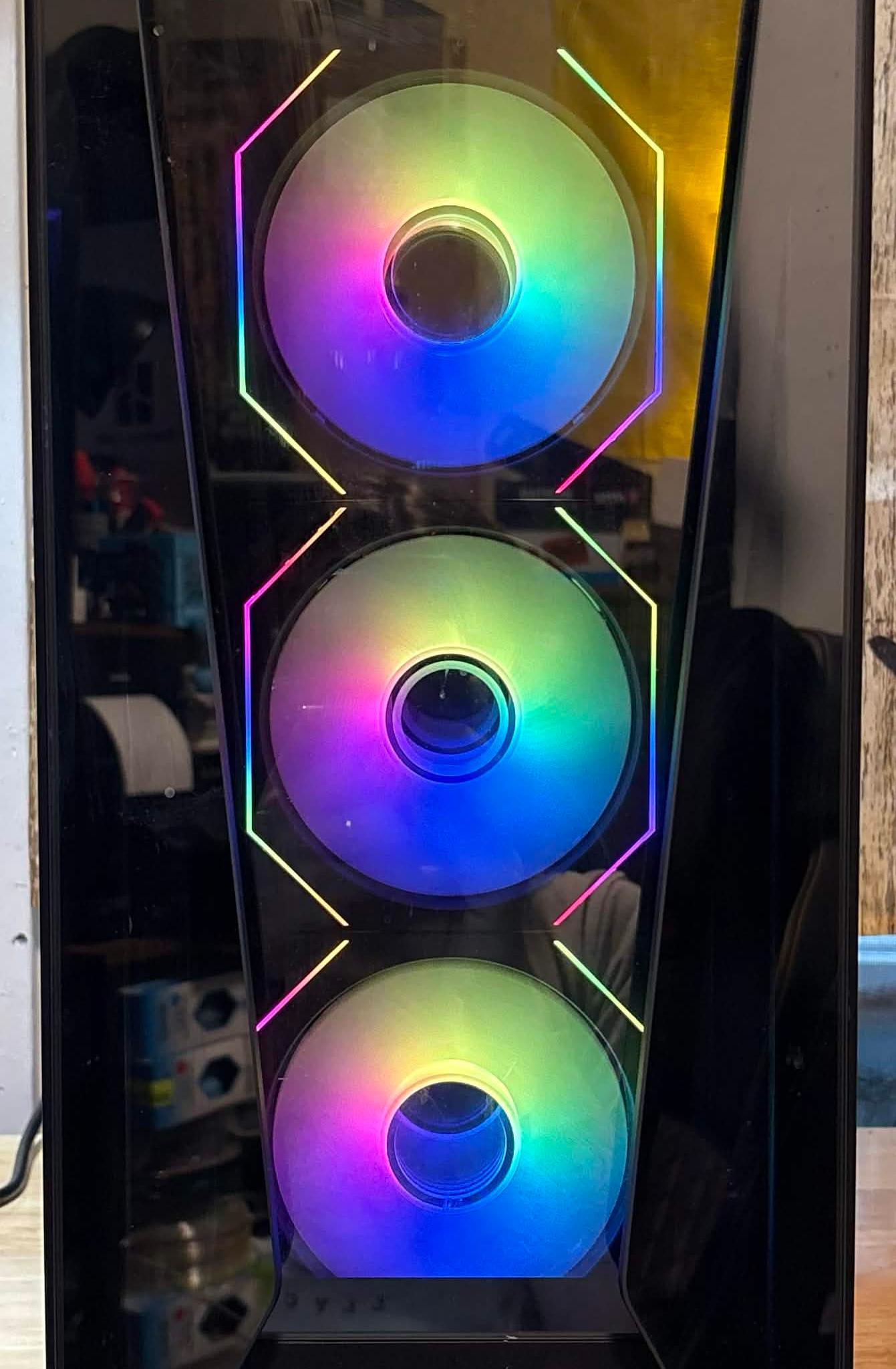 Black Cat Customs Shadowclaw Gaming PC – RX 6600 XT 8GB / i3-10105 / 16GB RAM / 1.25TB Storage