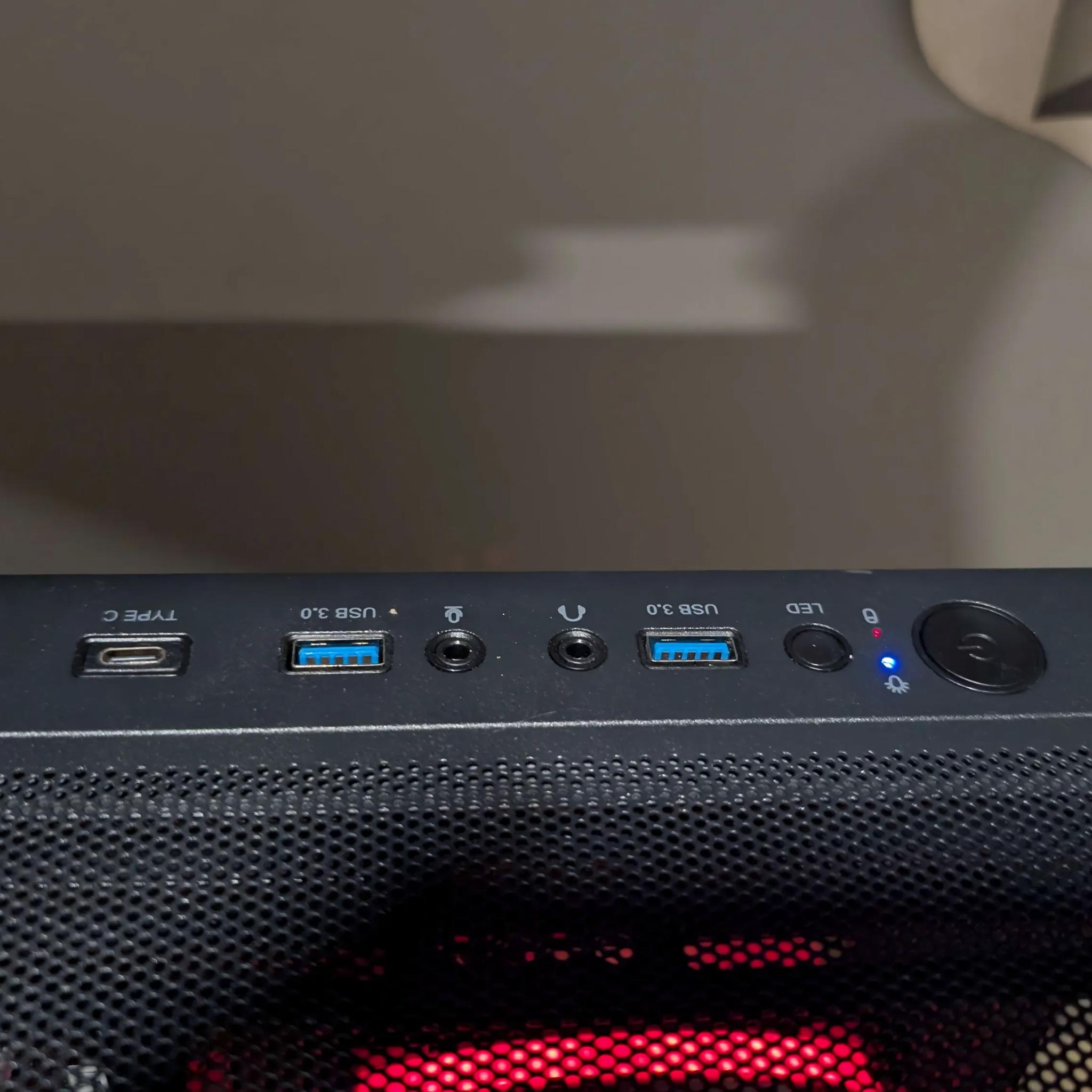 Gaming PC // RTX 3070 - Ryzen 5 5600X