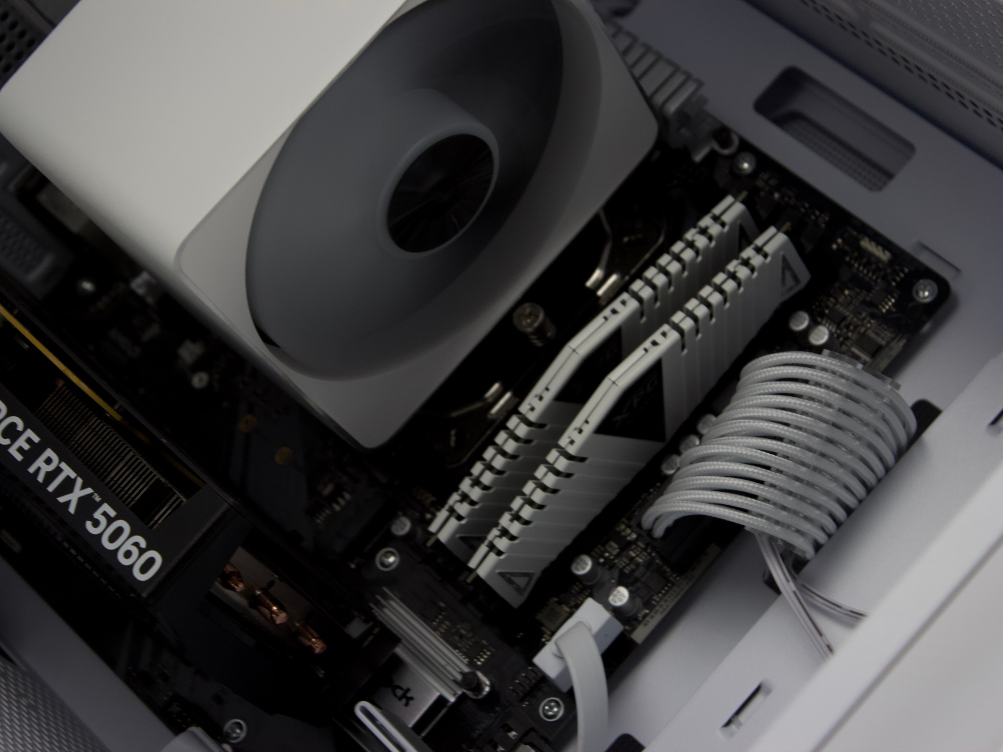 🧊❄️🧊 Wood Gaming PC – RTX 5060, Ryzen 5 5600, 16GB RAM, 1TB SSD - WiFi, BlueTooth 🧊❄️🧊