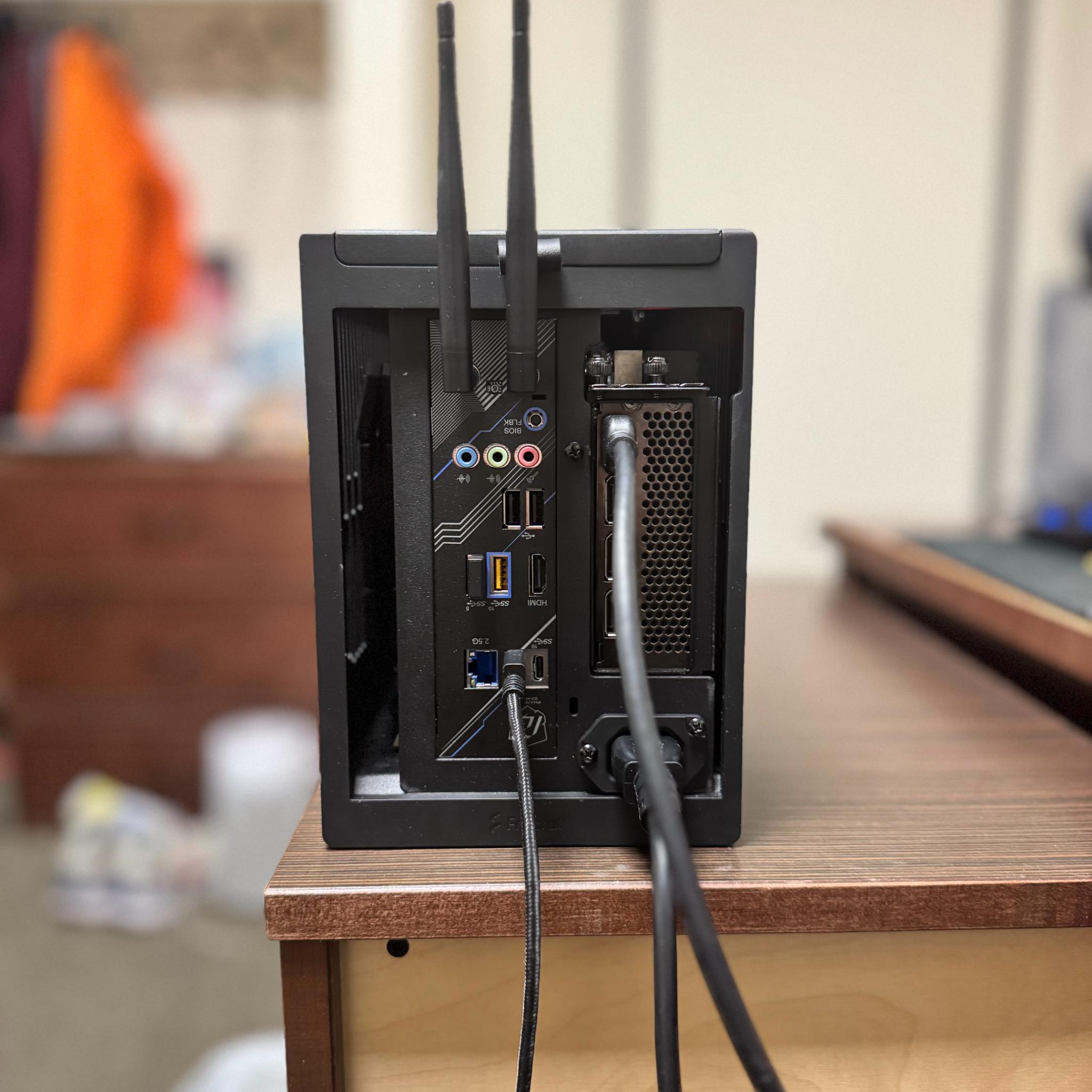 Fractal Terra | Ryzen 7 7700X | RX 6800 XT | 32GB DDR5 (6000 MT/s) | 512GB SSD | 850W Gold SFX PSU